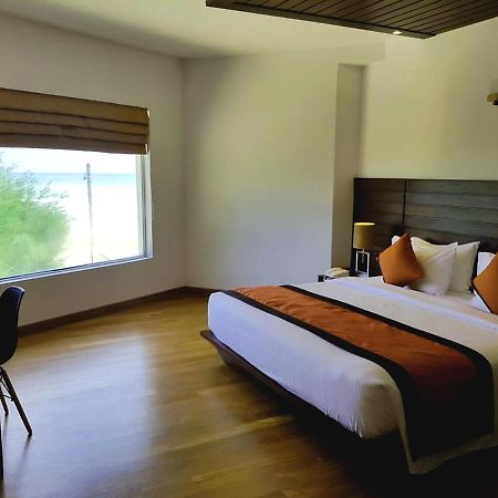 Nilaveli Beach Hotel Bagian luar foto