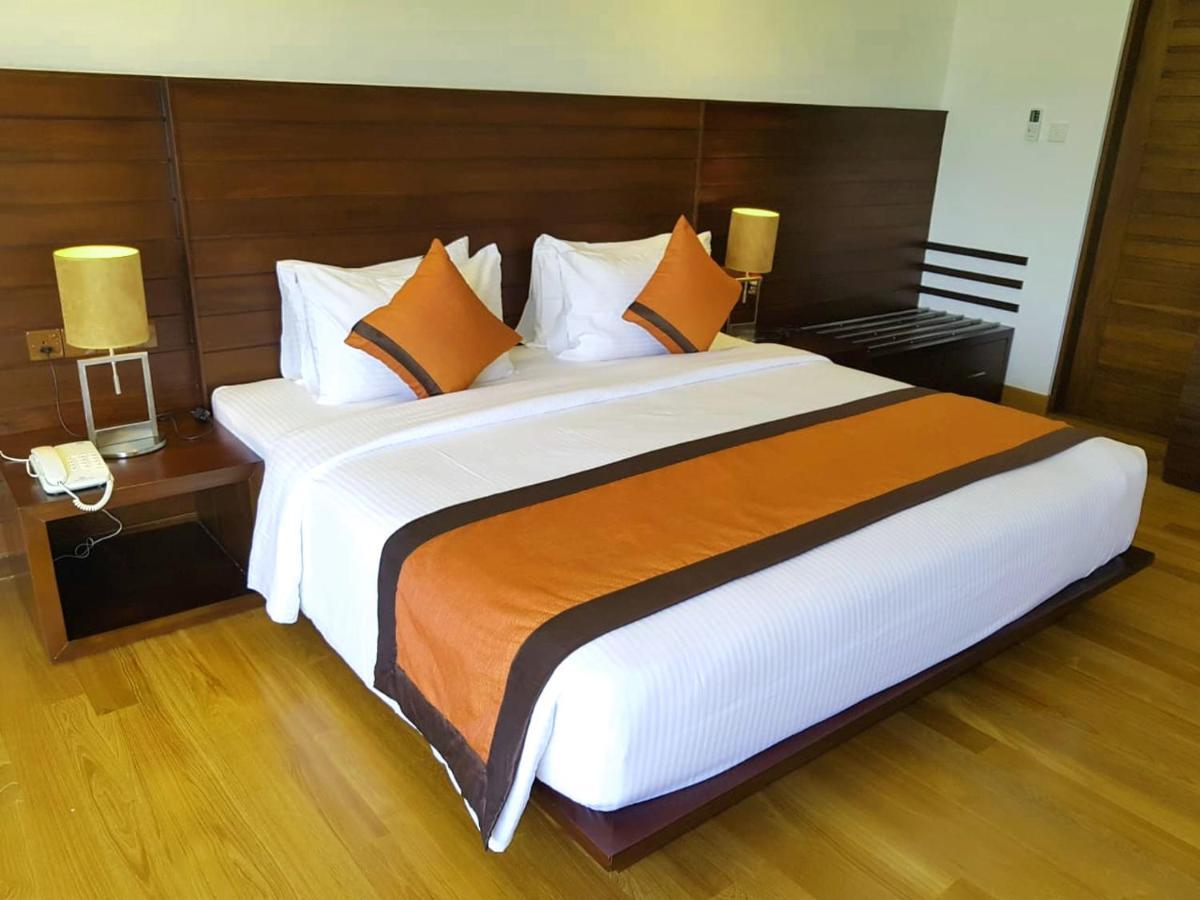 Nilaveli Beach Hotel Bagian luar foto