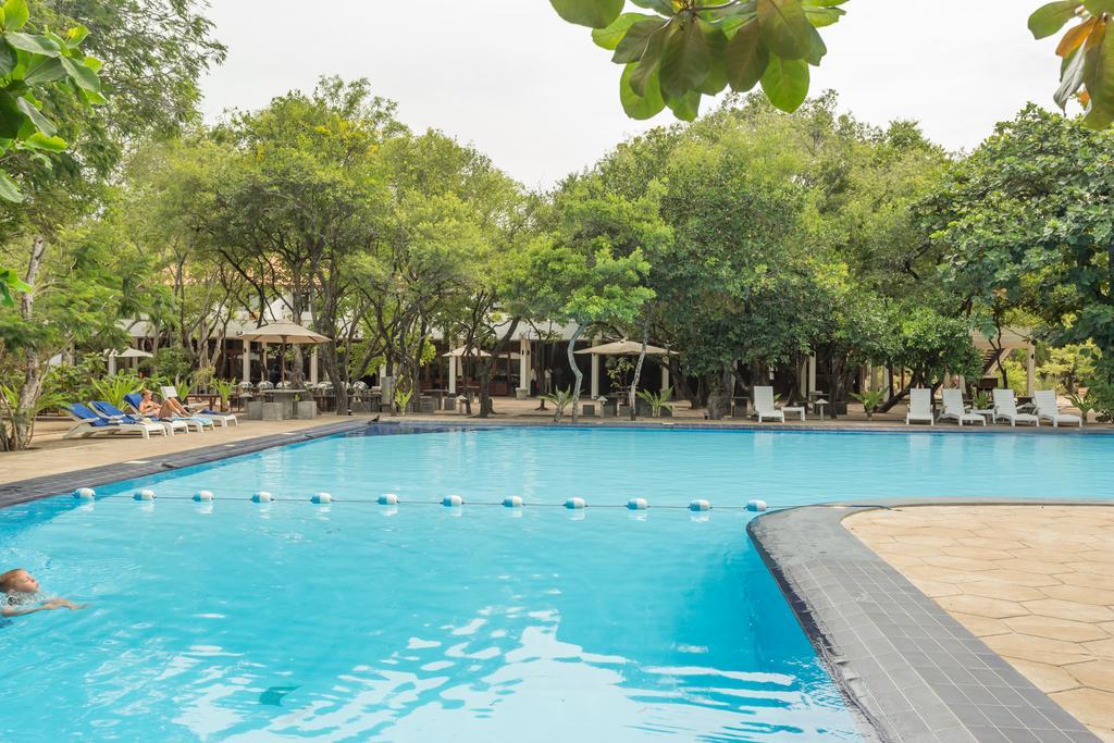 Nilaveli Beach Hotel Bagian luar foto