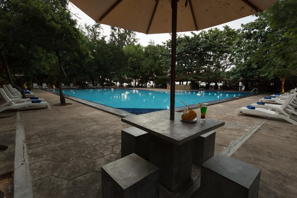 Nilaveli Beach Hotel Bagian luar foto