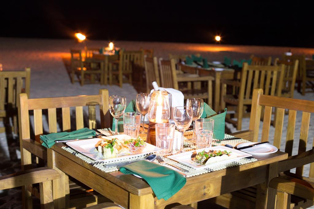 Nilaveli Beach Hotel Bagian luar foto