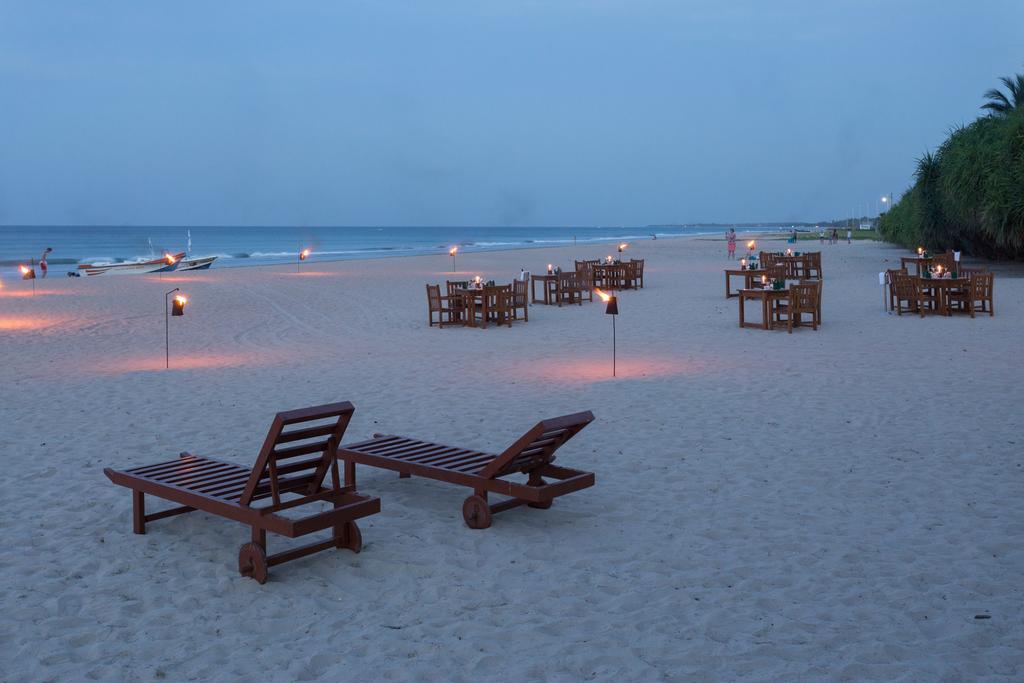 Nilaveli Beach Hotel Bagian luar foto