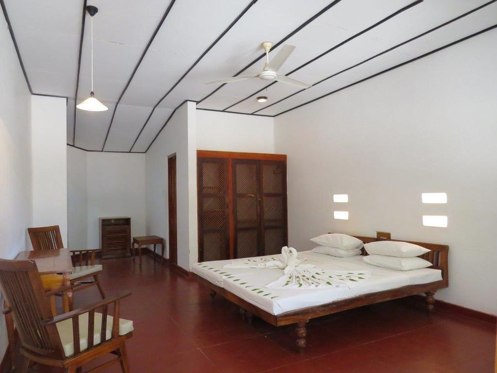 Nilaveli Beach Hotel Bagian luar foto