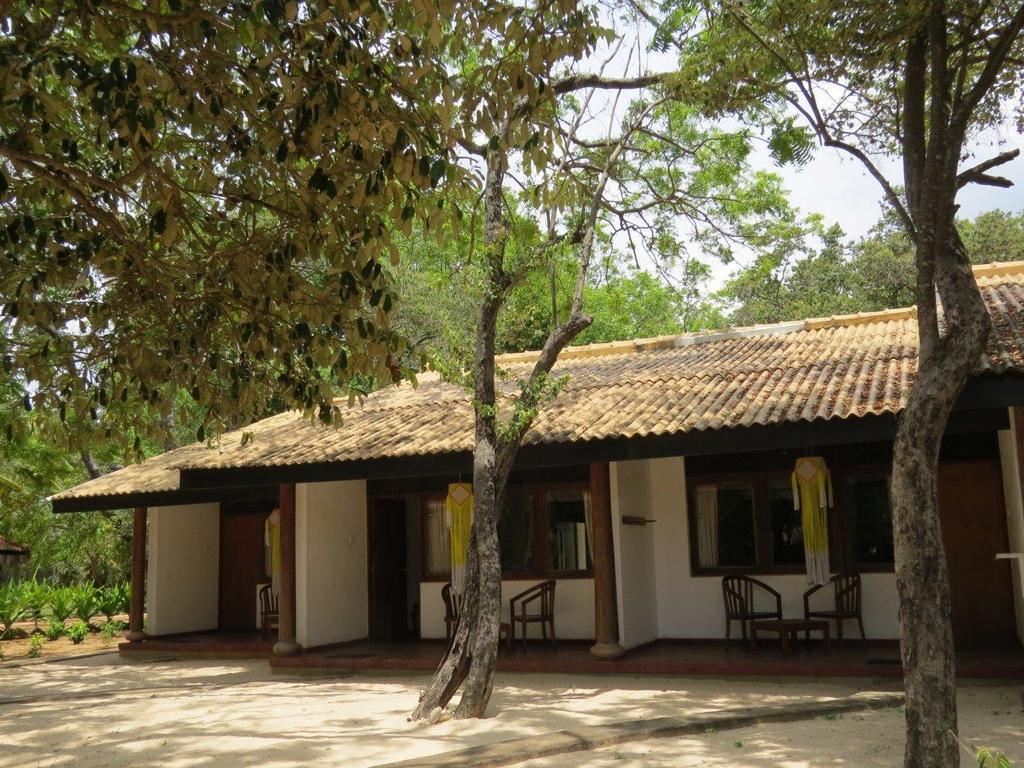 Nilaveli Beach Hotel Bagian luar foto