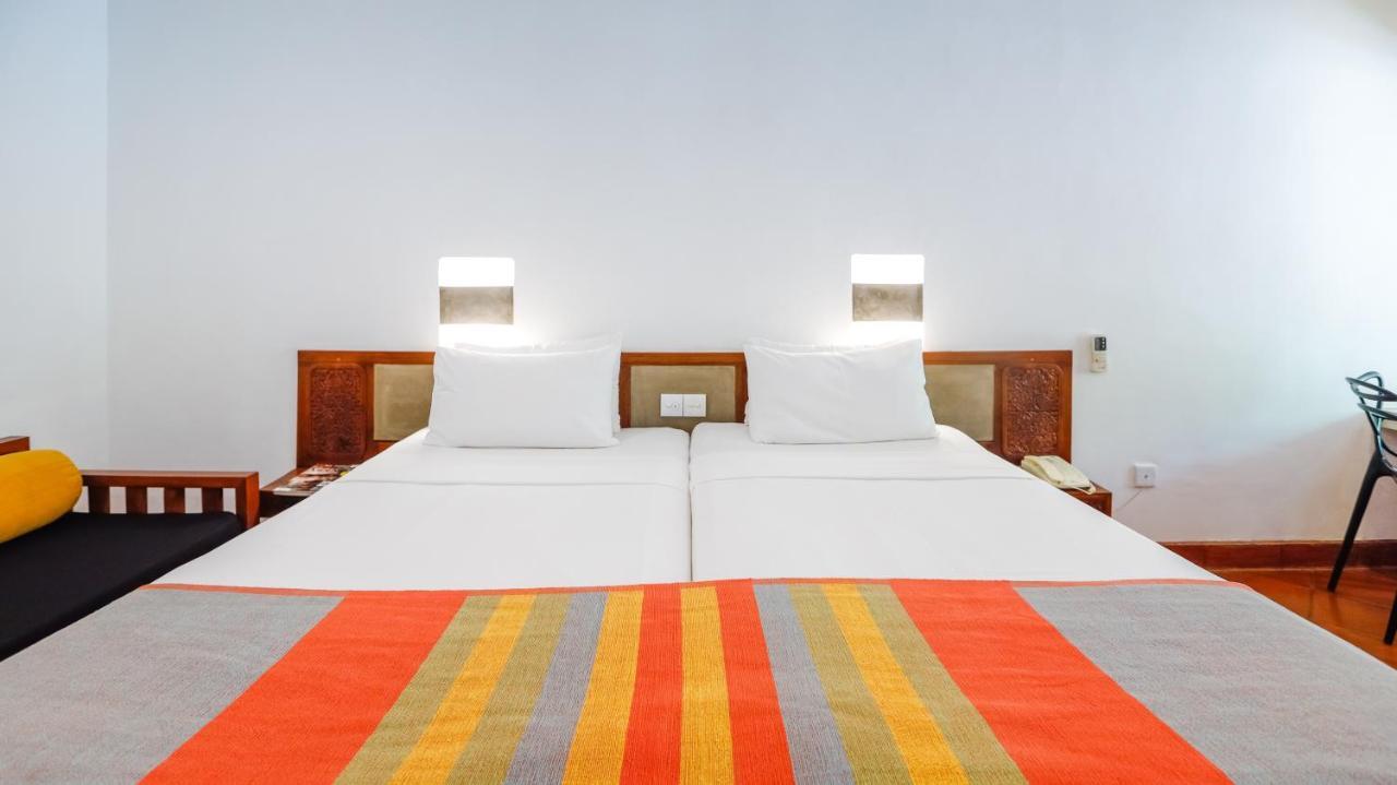 Nilaveli Beach Hotel Bagian luar foto
