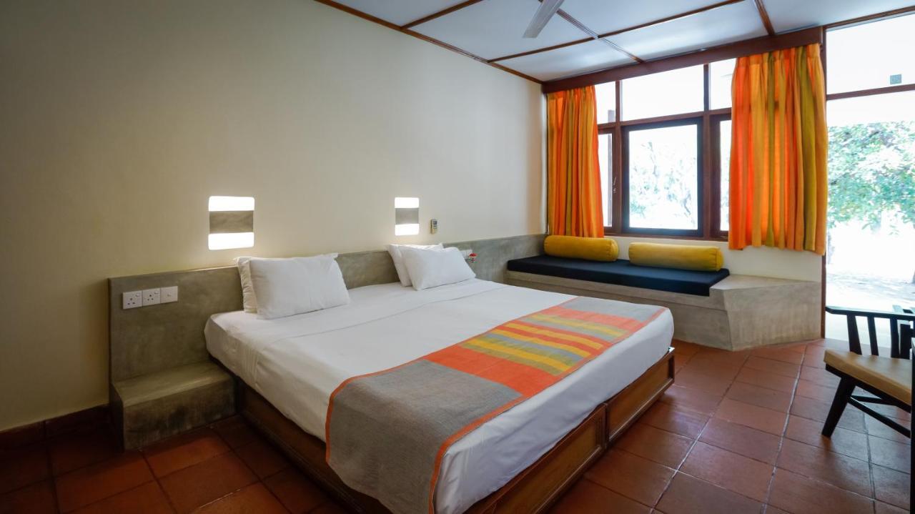 Nilaveli Beach Hotel Bagian luar foto